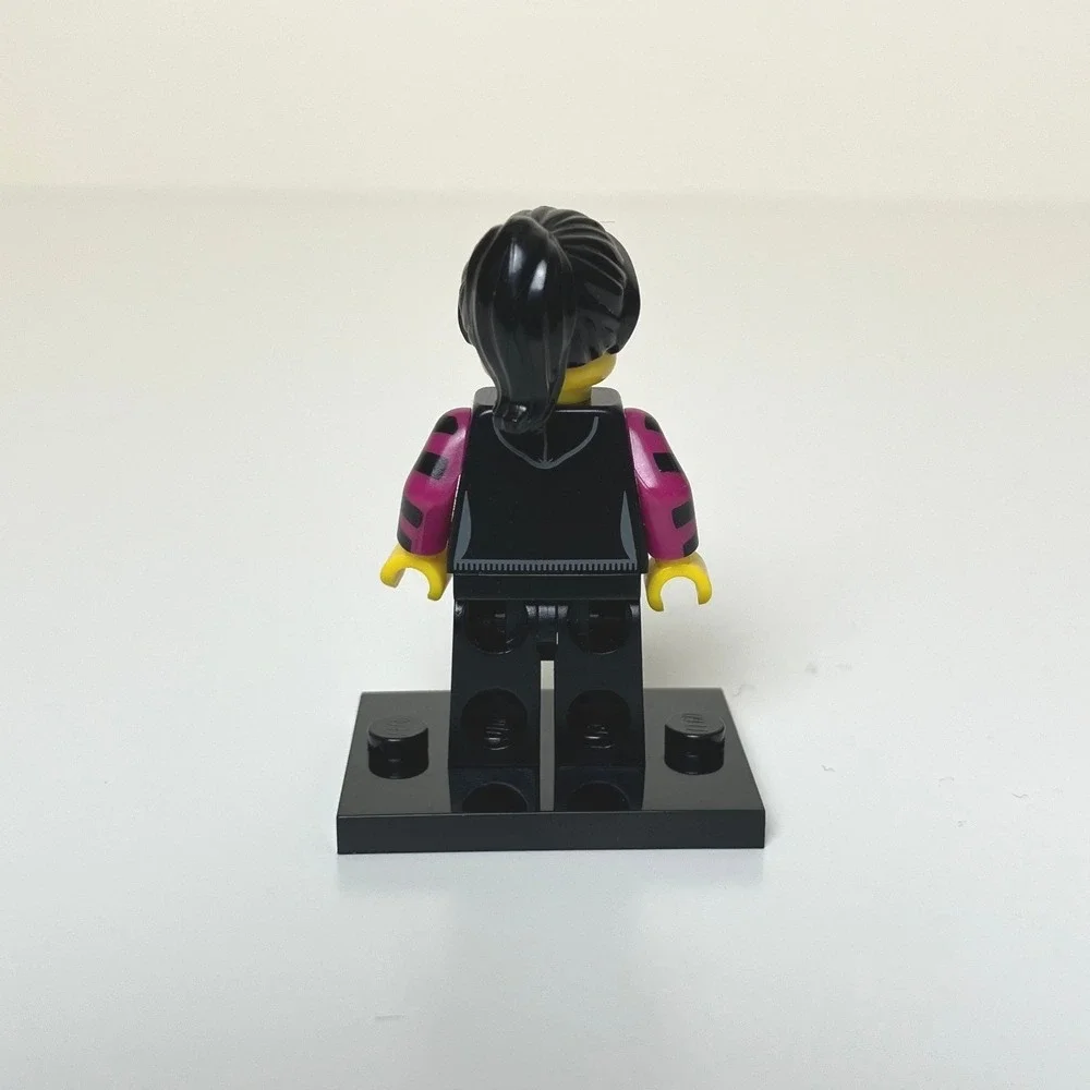 Lego Minifigure Series 6 Skater Girl Retired Collectible